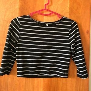 3/$25 ❤️ Black and gray striped crop top